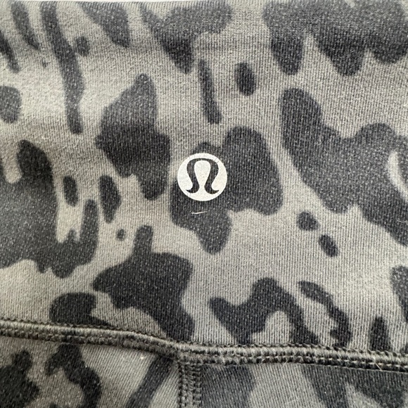 Lululemon Wunder Under Crop Pants - Picture 5 of 7